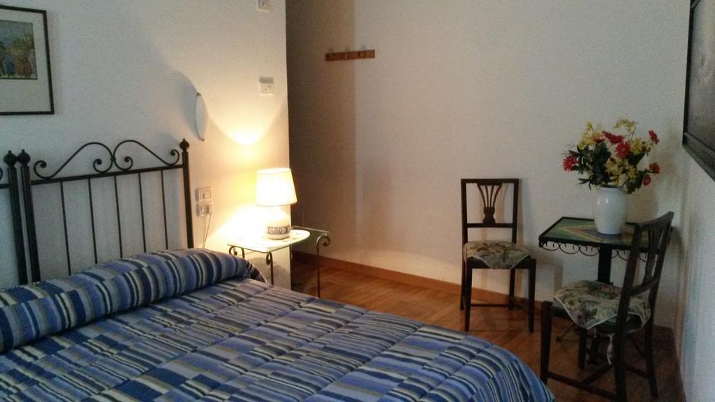 Camere Carli Assise Chambre photo